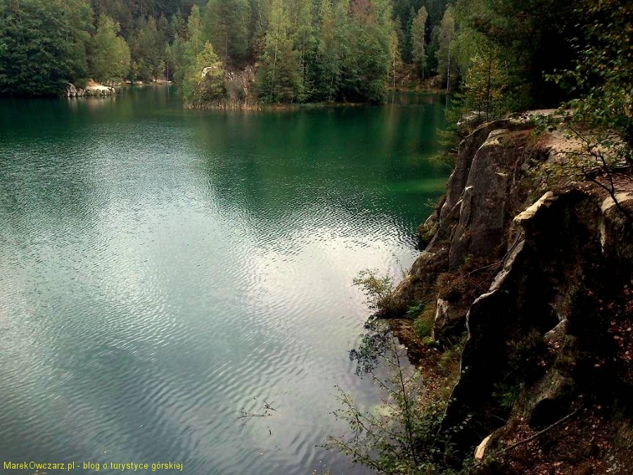 Adrszpaskie Jeziorko w zalanym kamieniołomie