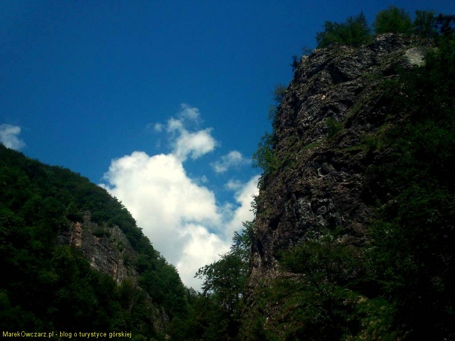 spojrzenie na skały Belvedere Czaran