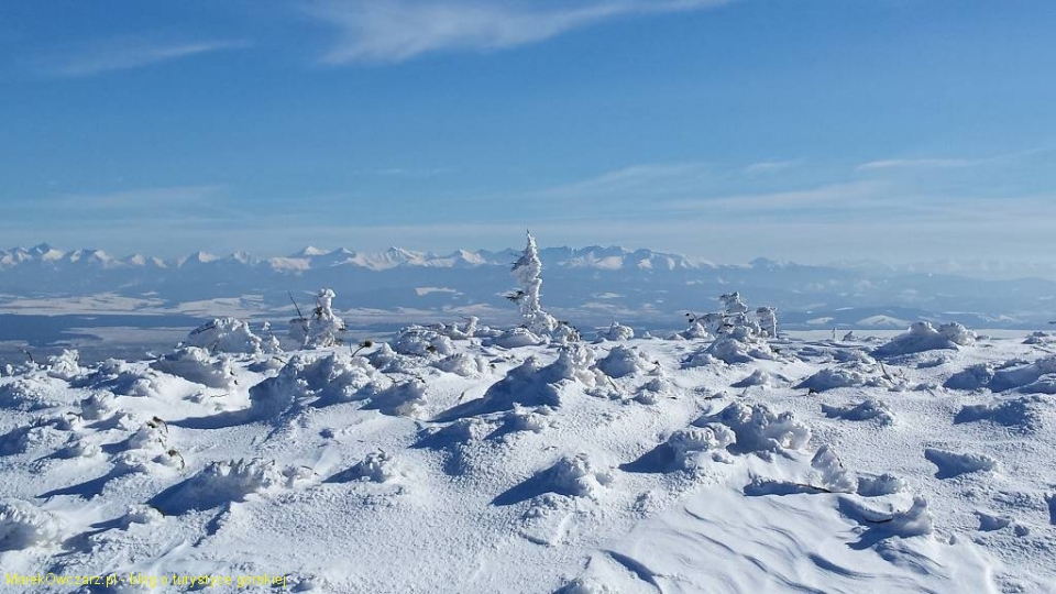 śnieżny pejzaż z Taterkami