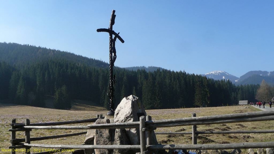 krzyż przy wejściu do Doliny Chochołowskiej
