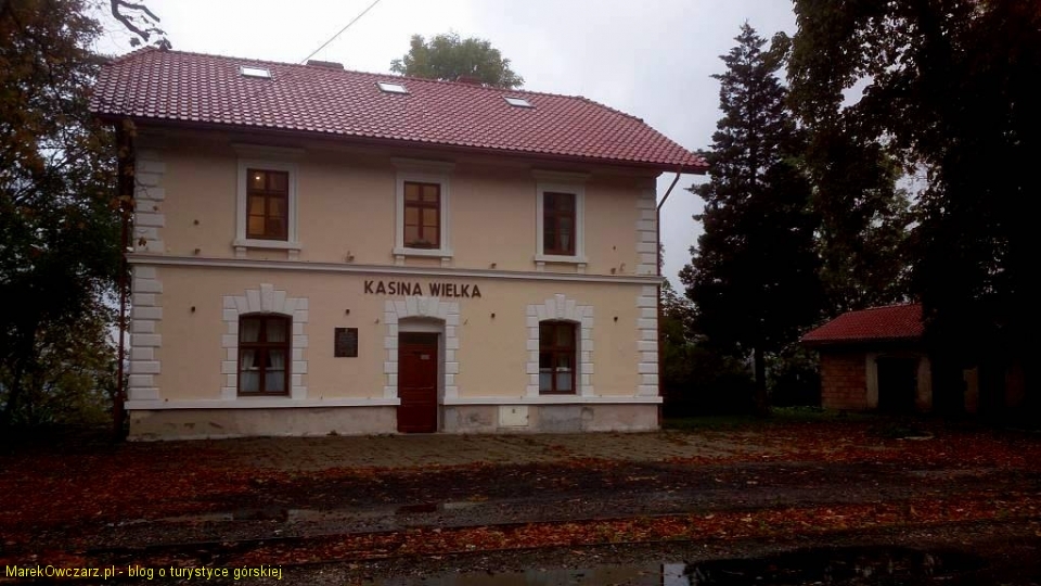 budynek stacji PKP Kasina