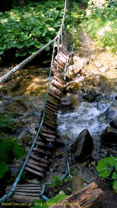 oberwany mostek przy chacie przy wodospadzie