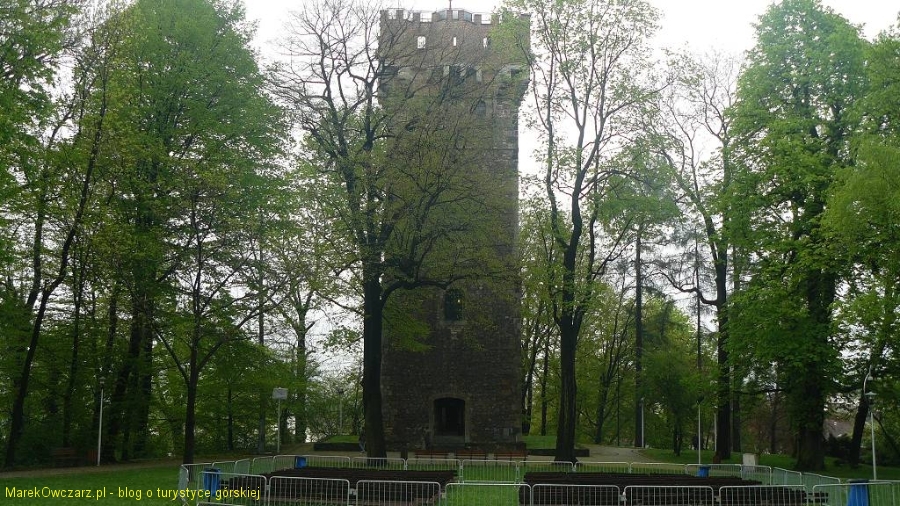 XIV w. wieża piastowska