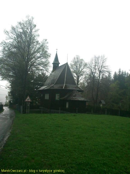zabytkowy kościółek w czeskiej Hrcavie