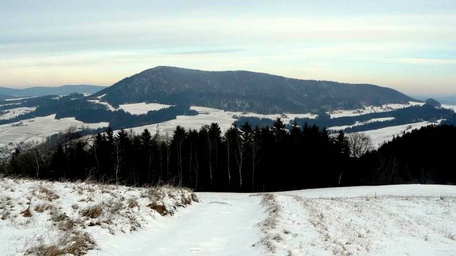 Zima w Górach Grybowskich: na Chełmie i Jaworzu, czyli czas na górskie przemyślenia