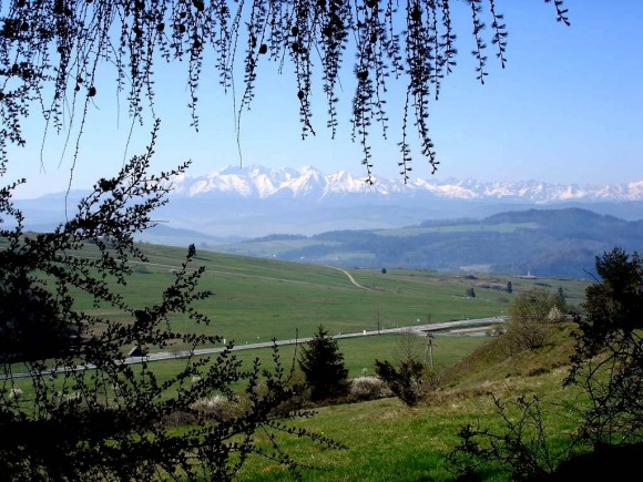 widok na przełęcz Snozka i Tatry